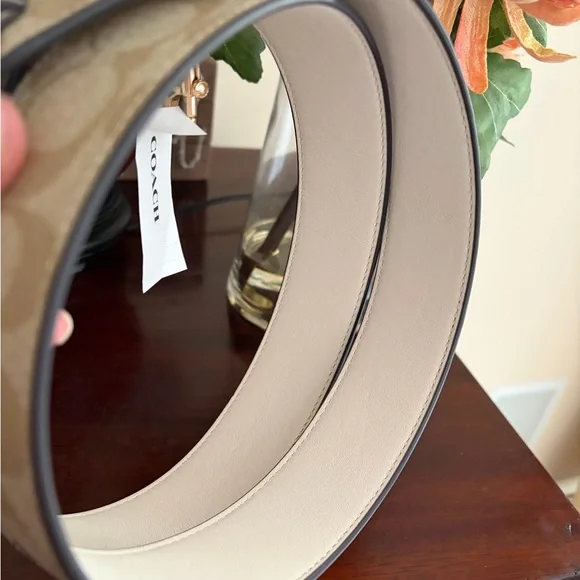 NWT Coach Signature adjustable guitar strap in Light Khaki/Chalk - Picture 6 of 9